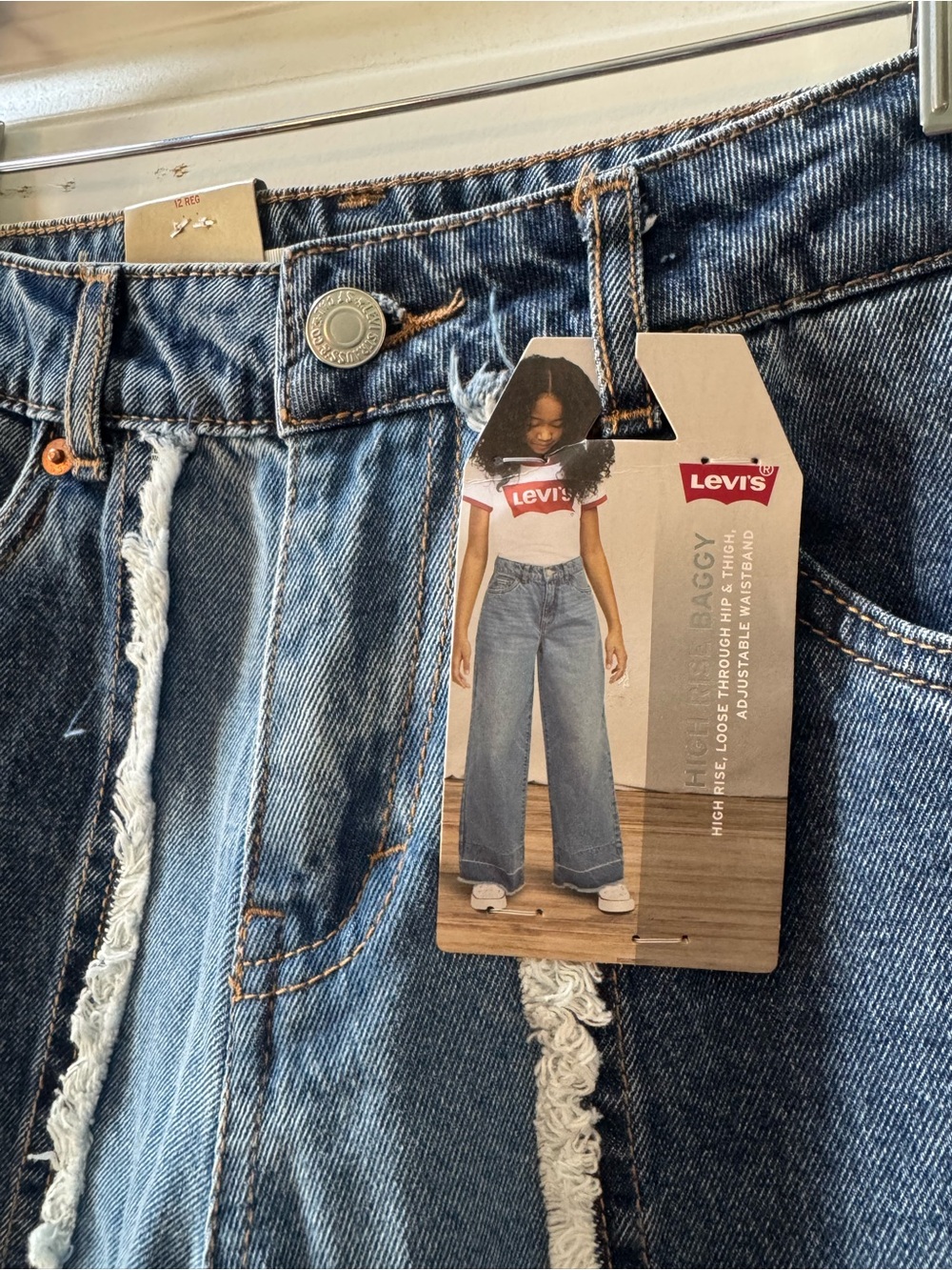 Levi’s Girls High Rise Baggy Denim Jeans NWT Adjustable Waist Size 12 Regular - Picture 2 of 5